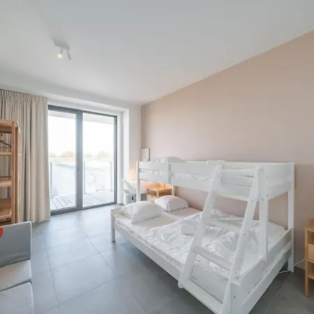 Appartement Huswell - Modern New With Pool Access And Parking