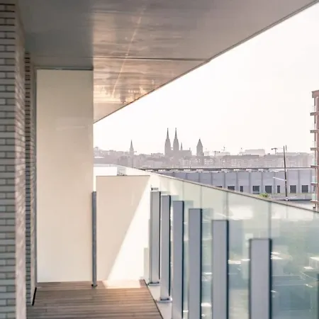 Huswell - Modern New With Pool Access And Parking Appartement