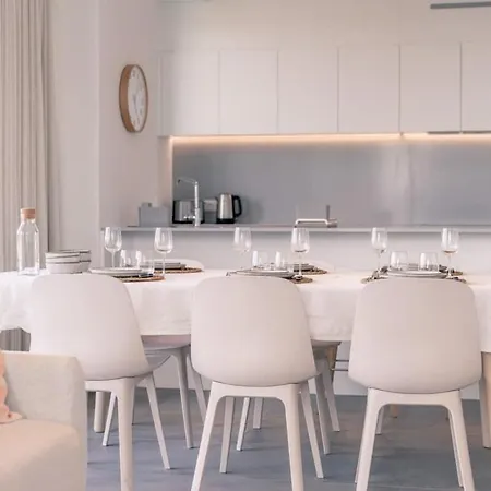 Appartement Casiola - Modern New With Pool Access And Parking