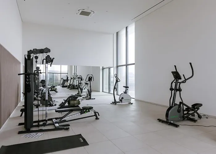 Daire Casiola - Modern New With Pool Access And Parking