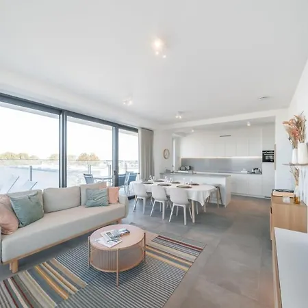 Casiola - Modern New With Pool Access And Parking דירה אוסטנדה