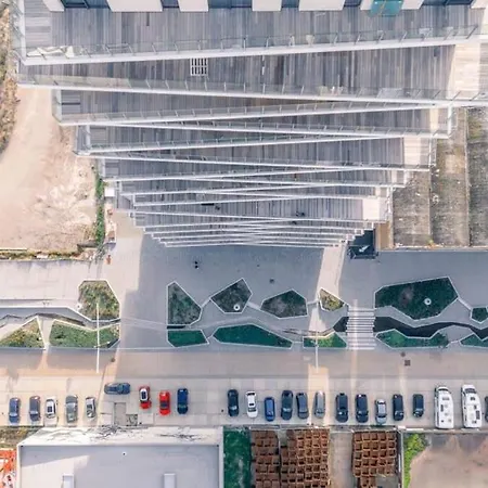 Casiola - Modern New With Pool Access And Parking Οστένδη