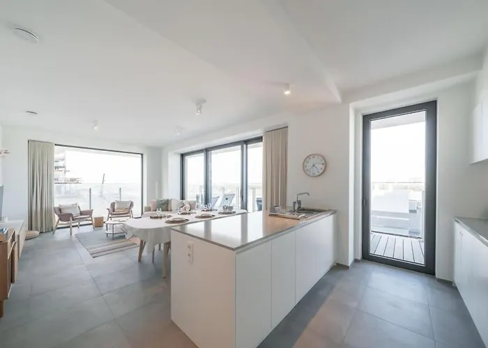 Lägenhet Casiola - Modern New With Pool Access And Parking *