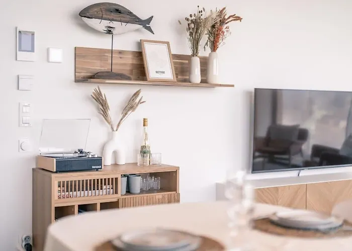 Casiola - Modern New With Pool Access And Parking